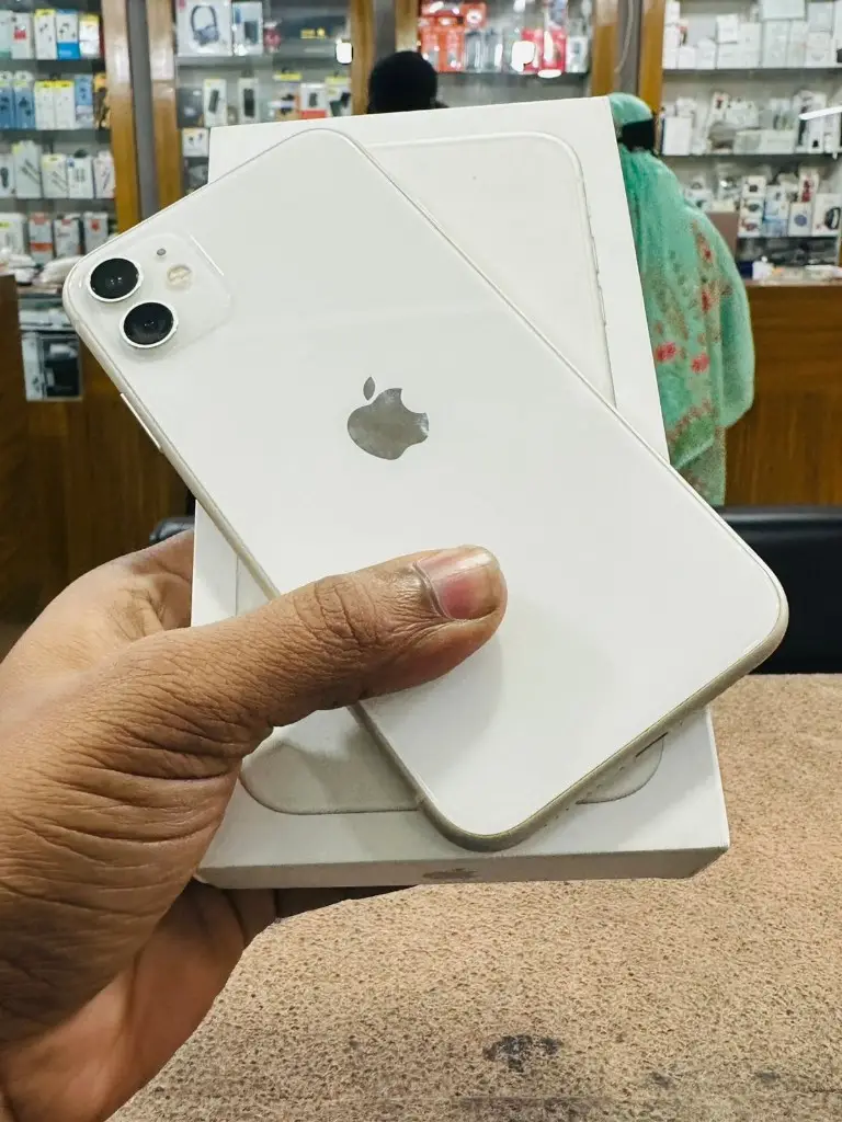 iPhone11 ホワイト 128GB iPhone 11 ホワイト 128 GB SIMフリー